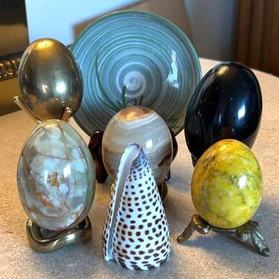 Collectible eggs