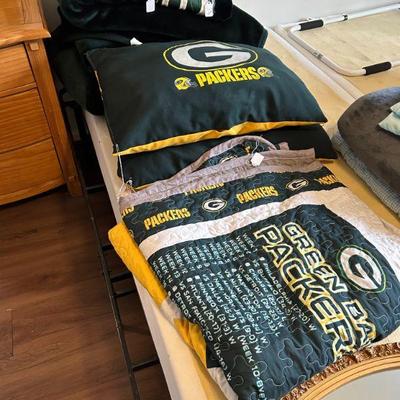 Greenbay Packet blankets and pillows 