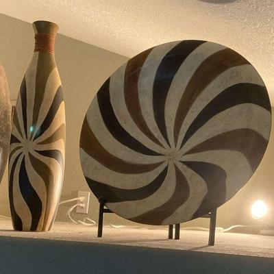 Mb185 african inspired tall vase with decorative dish