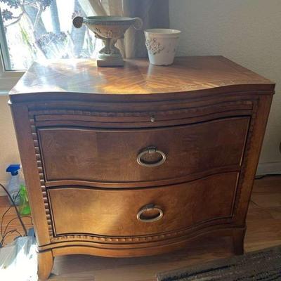 Mb108 avante night stand and small planters