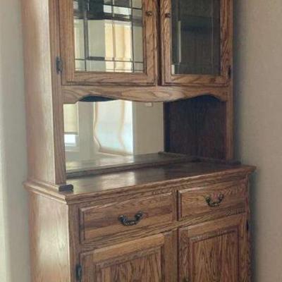 Mb170 oak cabinet with glass beveled doors