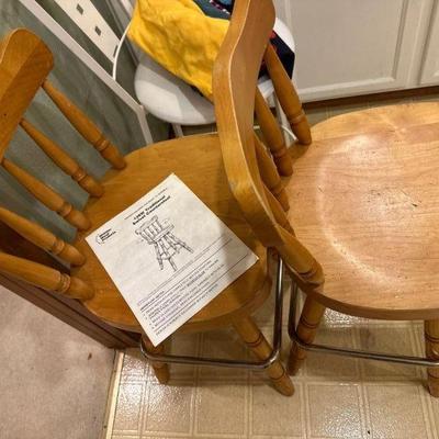 Traditional swivel counter top stools