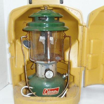 vintage coleman lanterns 1 in case