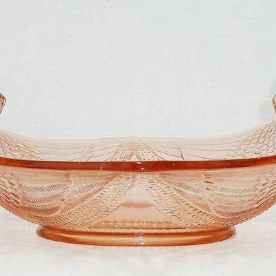 Fenton Swan bowl, center bowl