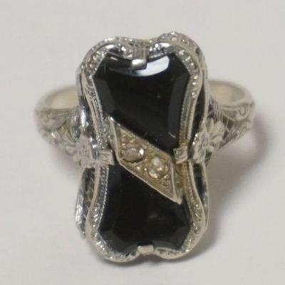 1179	14K WHITE GOLD AND ONYX RING, 2.35 DWT NOT INCLUDING STONE, APPROXIMATE SIZE 7
