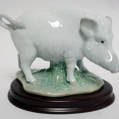 1010	LLADRO PORCELAIN FIGURE, CHINESE ZODIAC COLLECTION, BOAR FIGURINE, APPROXIMATELY 5 IN HIGH
