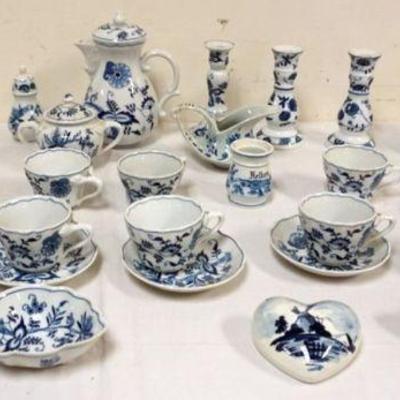1037	GROUP OF ASSORTED BLUE & WHITE CHINA INCLUDING BLUE DANUBE
