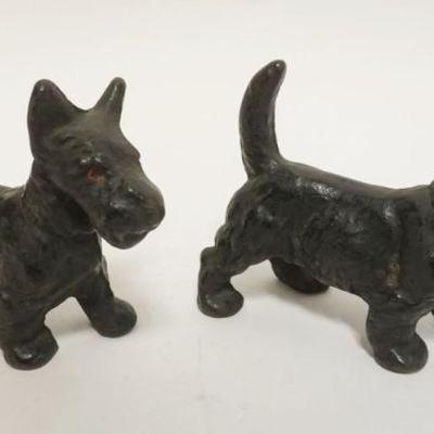 1165	CAST IRON SCOTTIE DOG BOOKENDS, APPROXIMATELY 5 IN HIGH
