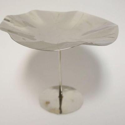 1044B	MICHAEL ARAM LILY PAD COMPOTE, APPROXIMATELY 6 IN H
