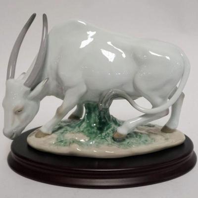1017	LLADRO PORCELAIN FIGURE, CHINESE ZODIAC COLLECTION, OX FIGURINE, APPROXIMATELY 6 1/4 IN HIGH
