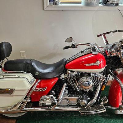 1998 Harley-Davidson Road King
14k miles with a lot of aftermarket upgrades
EVO Motor
New Harley-Davidson battery
White wall tires...