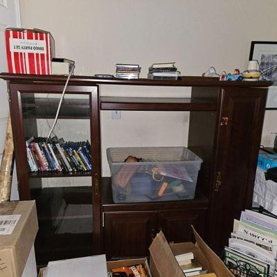 Entertainment center