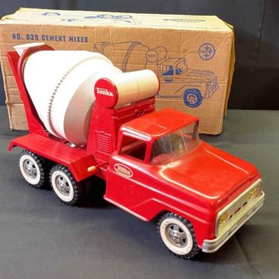 New in box vintage cement mixer no. 620. 