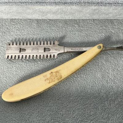 Antique razor