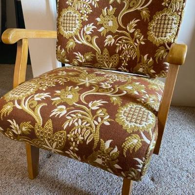 https://ctbids.com/estate-sale/33787/item/3793272/Retro-Floral-Rocking-Chair