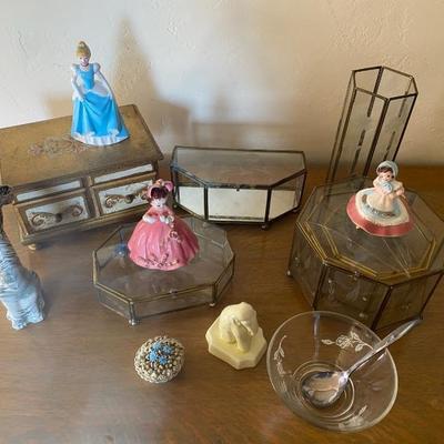 https://ctbids.com/estate-sale/33787/item/3776317/Vintage-Figurines-Etched-Glass-Jewelry-Boxes