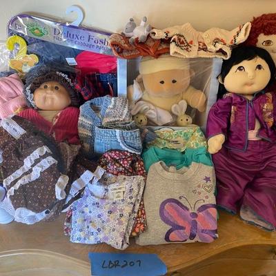 https://ctbids.com/estate-sale/33787/item/3789259/Lot-Of-Vintage-Cabbage-Patch-And-Other-Dolls-Clothing