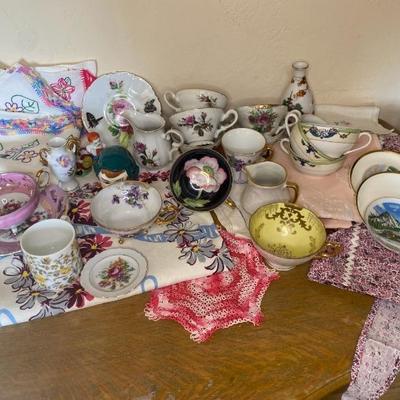 https://ctbids.com/estate-sale/33787/item/3789029/Vintage-Floral-China-And-Linens