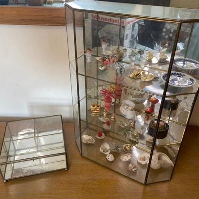 https://ctbids.com/estate-sale/33787/item/3789257/Medium-Large-Vintage-Etched-Glass-Curio-Display-Cases