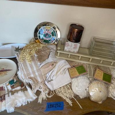 https://ctbids.com/estate-sale/33787/item/3793102/Vintage