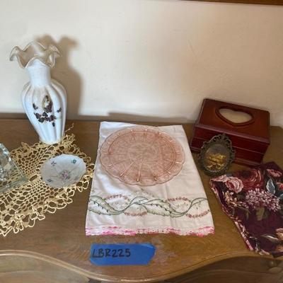 https://ctbids.com/estate-sale/33787/item/3792215/Vintage-Jewelry-Box-More