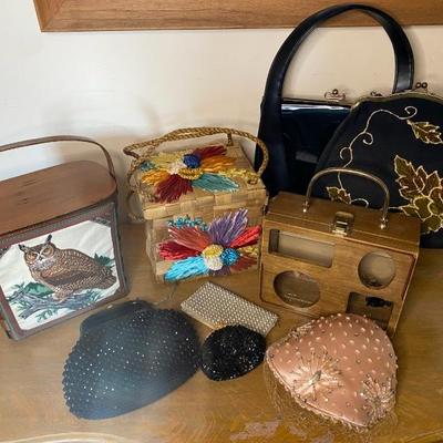 https://ctbids.com/estate-sale/33787/item/3776553/Vintage-Lot-Of-Purses