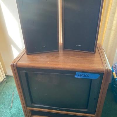 https://ctbids.com/estate-sale/33787/item/3795875/Vintage-RCA-TV
