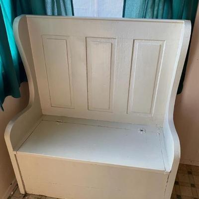 https://ctbids.com/estate-sale/33787/item/3795869/Vintage-Kitchen-Bench