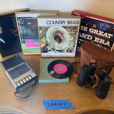 https://ctbids.com/estate-sale/33787/item/3776319/Vintage-Audio-Entertainment