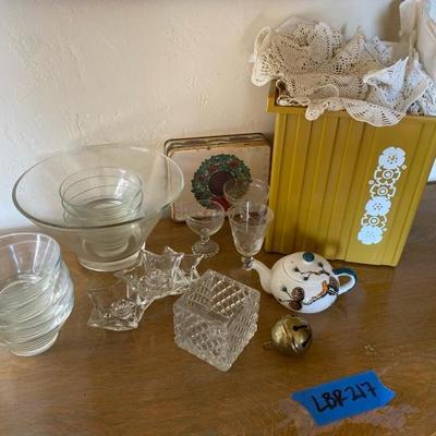 https://ctbids.com/estate-sale/33787/item/3789295/Vintage-Glass-Doily-Collection