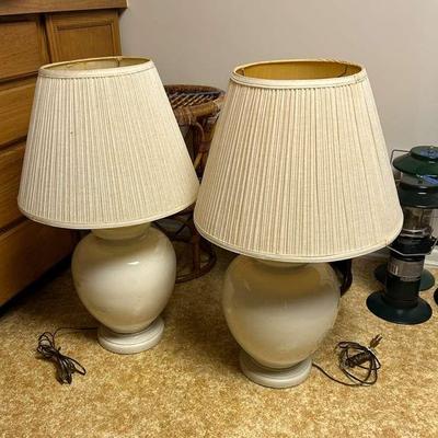RSN174- Two Beautiful White Lamps 