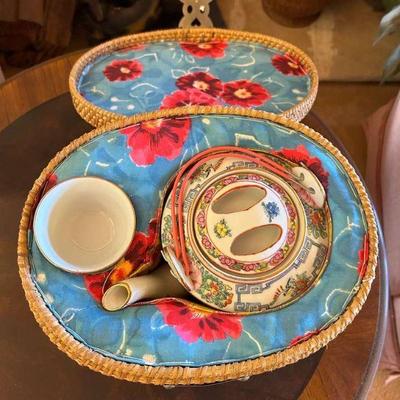 RSN070- Vintage Japanese Porcelain Ware Teapot and Cup In Basket 