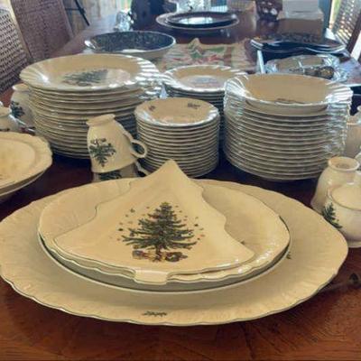 RSN081 - Nikko Christmastime Japan Dinnerware Set