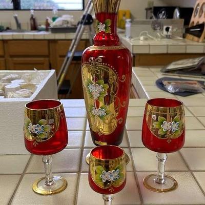 RSN189- Venetian Glass Cups And Stained Bird Glasses