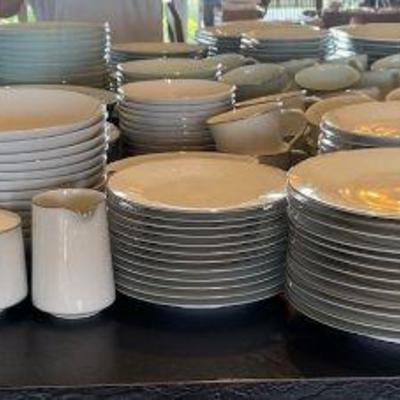 RSN059 - Vintage Classic and Timeless Noritake Bone China “Reina” Collection Dinnerware Set 