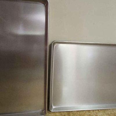 RSN198 - Pair of Full Size Baking Cookie Sheets