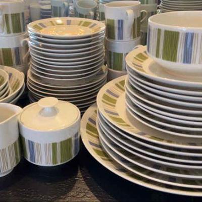 RSN001 Beautiful Mikasa "TROPICANA" Accent #5588 Dinnerware Set