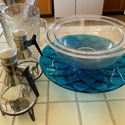 RSN158 - Vintage Variety Of Glass Products