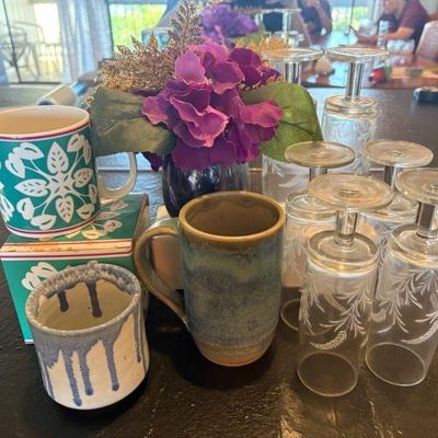 RSN103-Glasses Mugs & Vase with Flowers