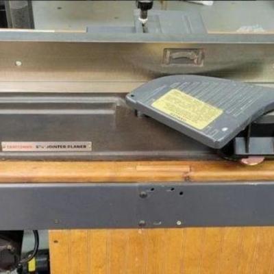 Lot # : 4 - Craftsman 6 1/8" Jointer Planer
Please bring people and equipment to help load items. Model number 113.206933. The 6...
