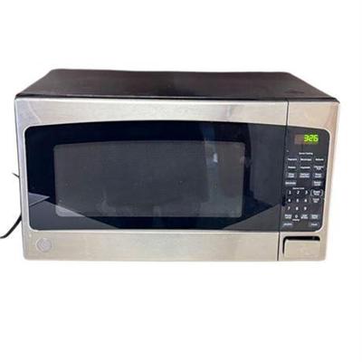 Lot 500-117  
GE Countertop Microwave Oven