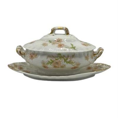 Lot 086   
Theo Haviland Limoges Gravy Boat With Underplate