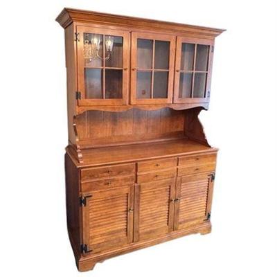 Lot 194   
Ethan Allen China Hutch With Dovetailed Drawers