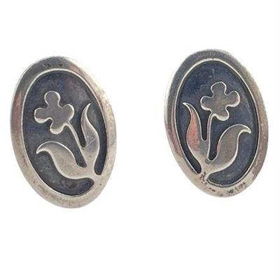 Lot 088   
Vintage Sterling Floral Motif Clip On Earrings