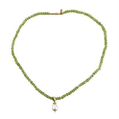 Lot 028   
Tumbled Peridot Strung Necklace with 10 MM Fresh Water Pearl Pendant
