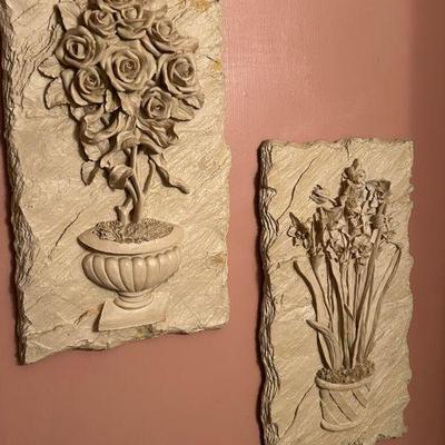 Great selection of decor including framed artwork, wall displays, lamps and mirrors. 