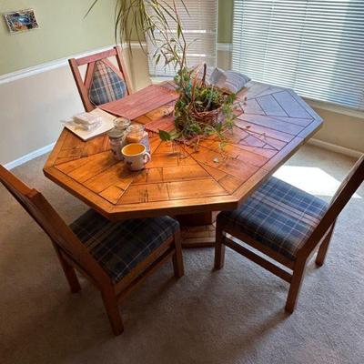 Gorgeous MCM Octagon Kitchen Table w/ Leaf and Six Chairs 