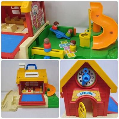 1988 Fisher Price Schoolhouse Little People, Playground
