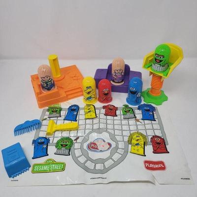 1990's PLAY-DOH Sesame Street Fuzzy Pumper Barber Play Set