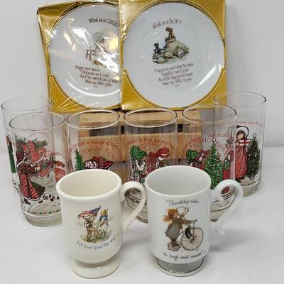 1977 Holly Hobbie Coca Cola Christmas Glasses 
